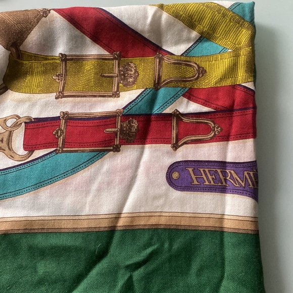 Hermés Cavalcadour Shawl 140 - Picture 3 of 5